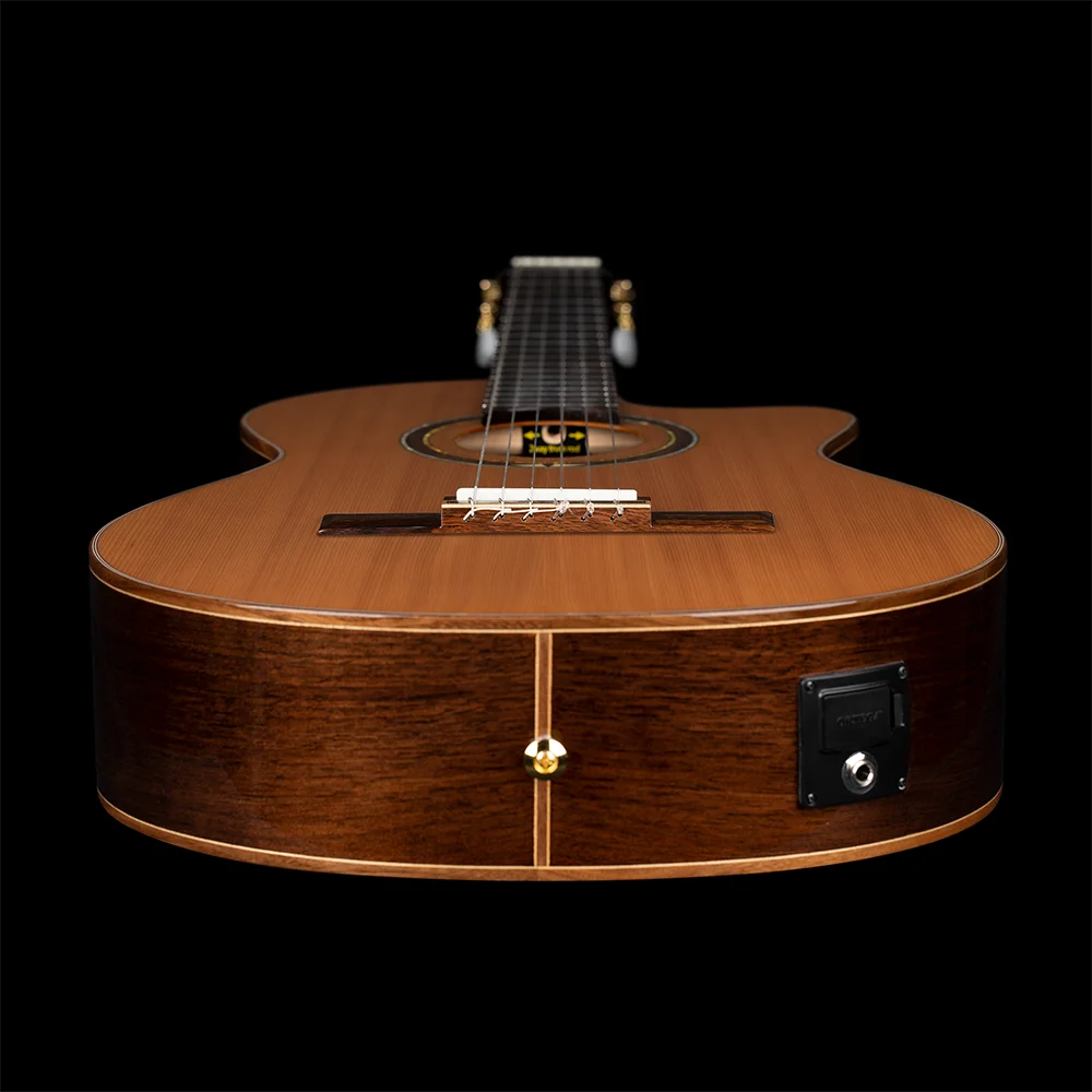 Ortega RCE159MN 4/4 Size, med mik, Medium neck klassisk gitar