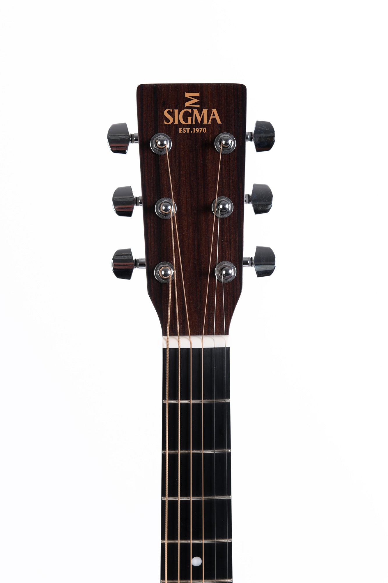 Sigma 000ME akustisk gitar med pickup-system