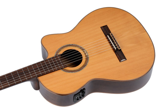 Ortega RCE159MN 4/4 Size, med mik, Medium neck klassisk gitar