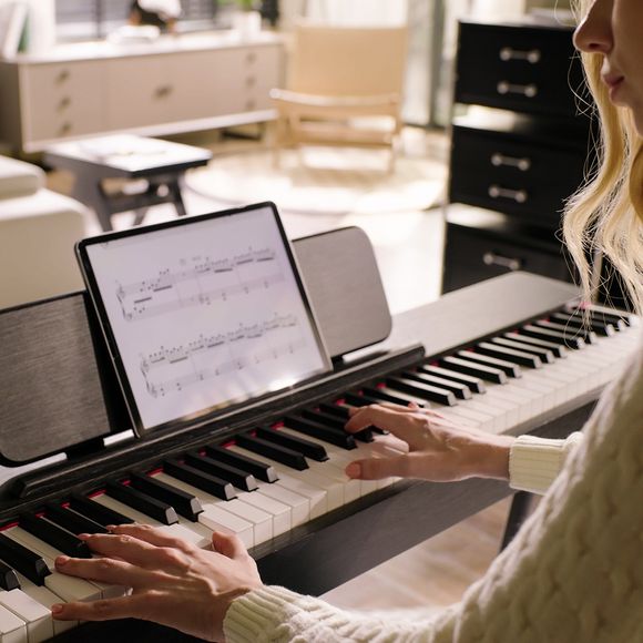 Donner Oura S100 el-piano